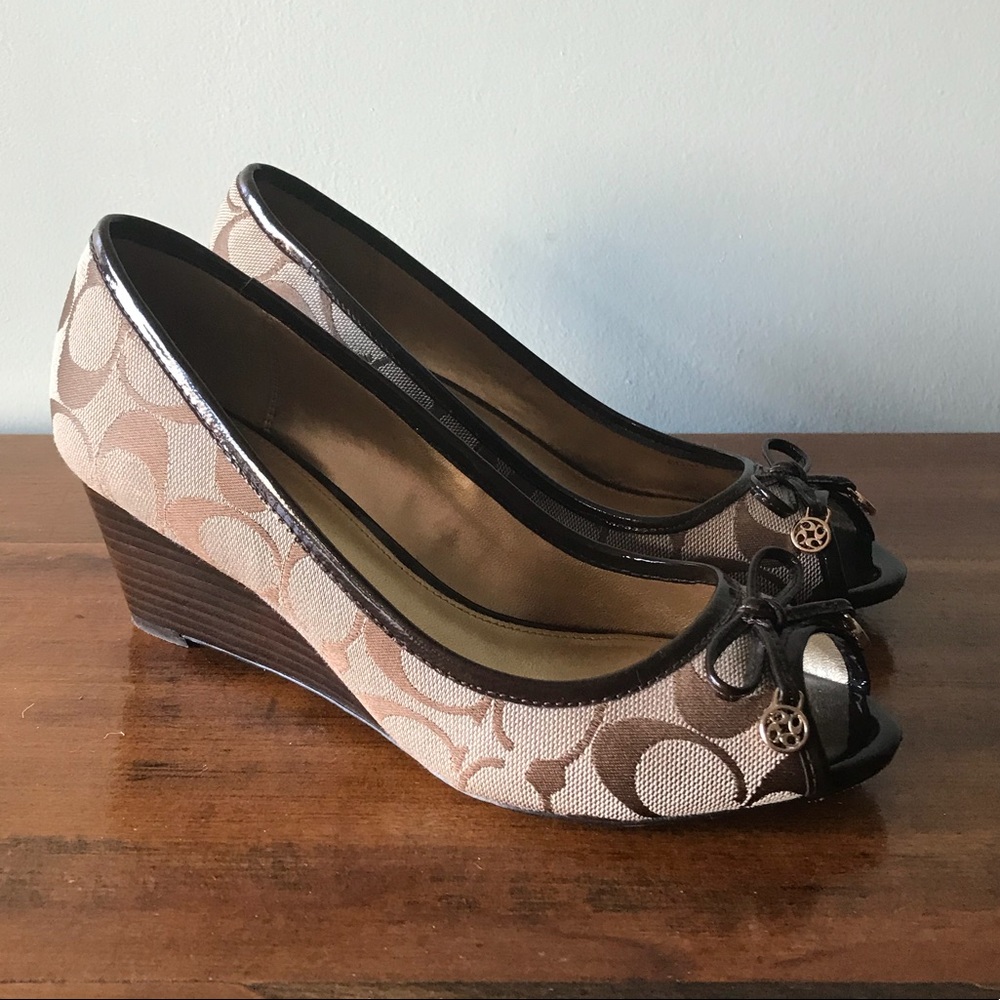 Coach Paola Brown Wedge Sandals Size 7